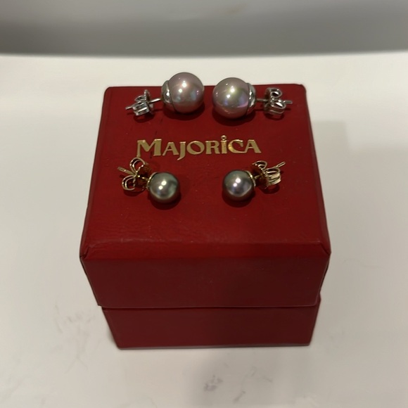 Majorica Pearl Earrings - Two Pairs - With One Box - Picture 4 of 7